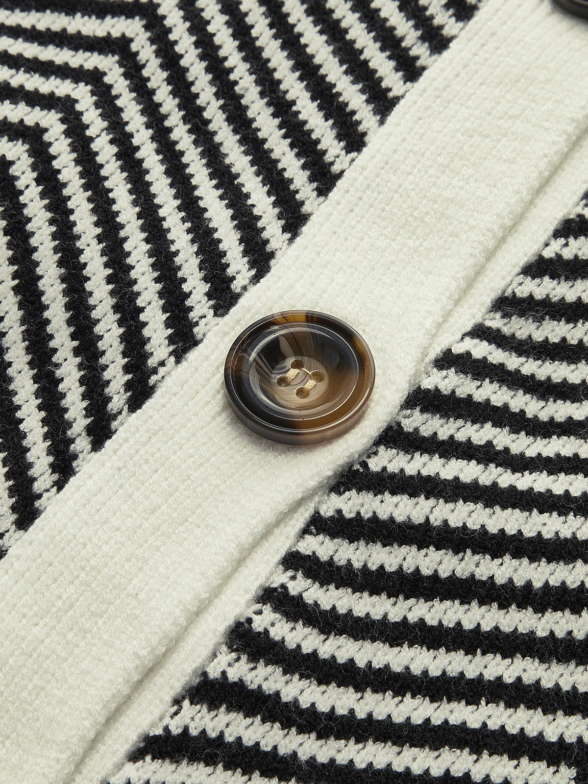 Cardigan chevron a contrasto con bottoni