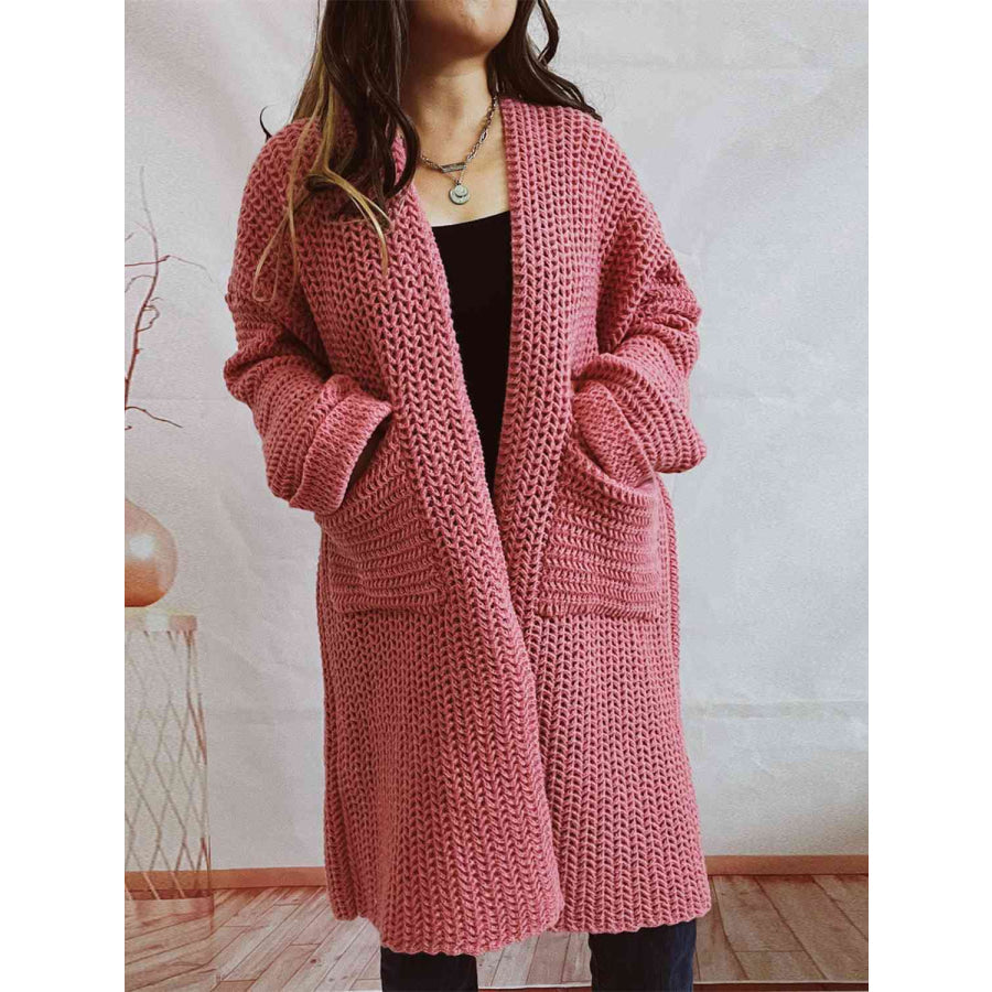 Cardigan oversize in maglia pesante aperto sul davanti