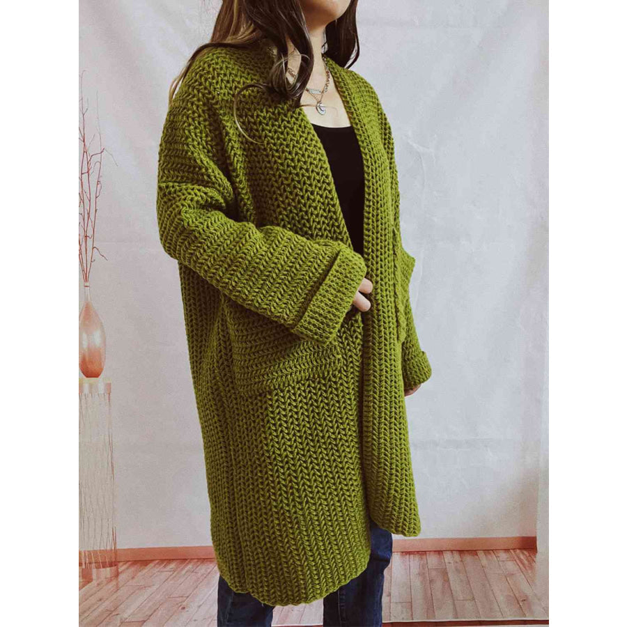 Cardigan oversize in maglia pesante aperto sul davanti