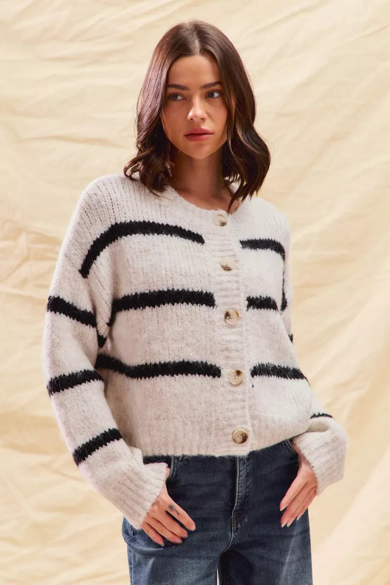 Cardigan invernale a righe con bottoni - Elora Boutique