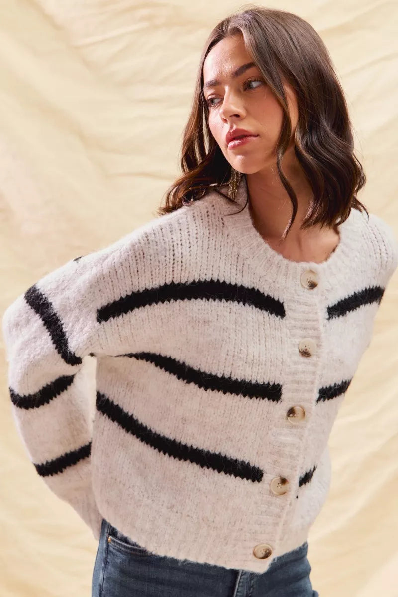 Cardigan invernale a righe con bottoni - Elora Boutique